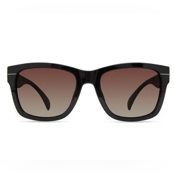 NEW Rachel Zoe Fawn Sunglasses in Black - Picture 1 of 3